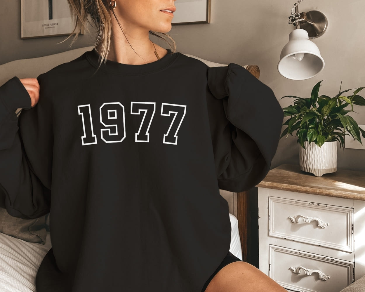 1977 Sweatshirt, 47th Birthday Sweater, Born in 1977 Gif